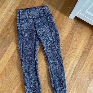 Lulu cropped leggings